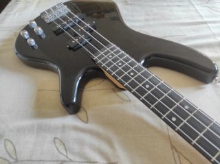 Bajo Ibanez GSR200