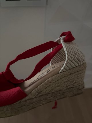Cuñas Torres rojas talla 37