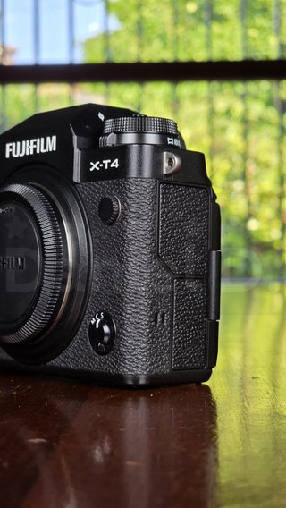 COMO NUEVA Cámara FUJIFILM X-T4