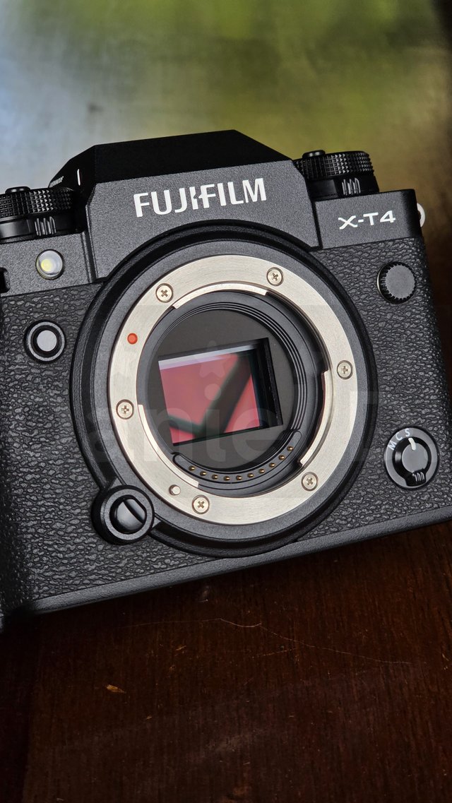 COMO NUEVA Cámara FUJIFILM X-T4