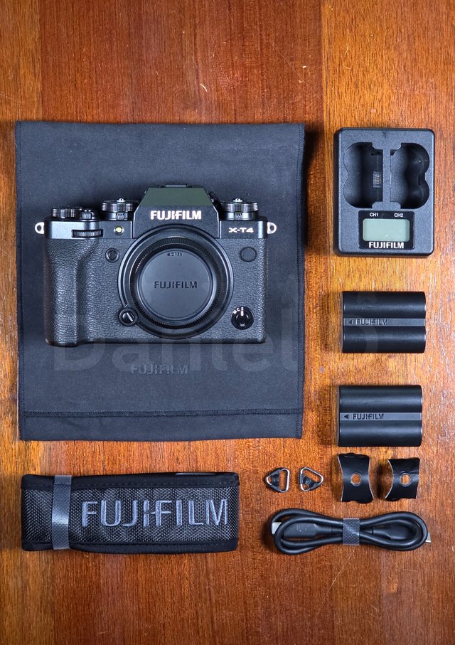 COMO NUEVA Cámara FUJIFILM X-T4
