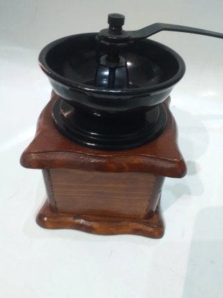 Molinillo de café madera antiguo