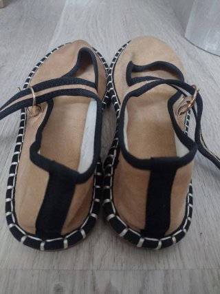 Manoletinas ante ocre talla 38