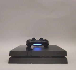 Consola Playstation 4 Negra mas 2 mandos