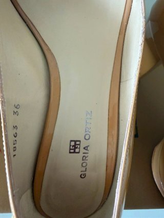 Zapatos Gloria Ortiz charol nude