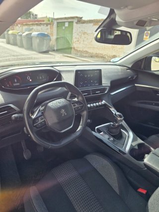 Peugeot 5008 2021