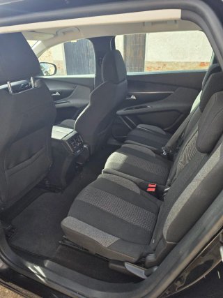Peugeot 5008 2021