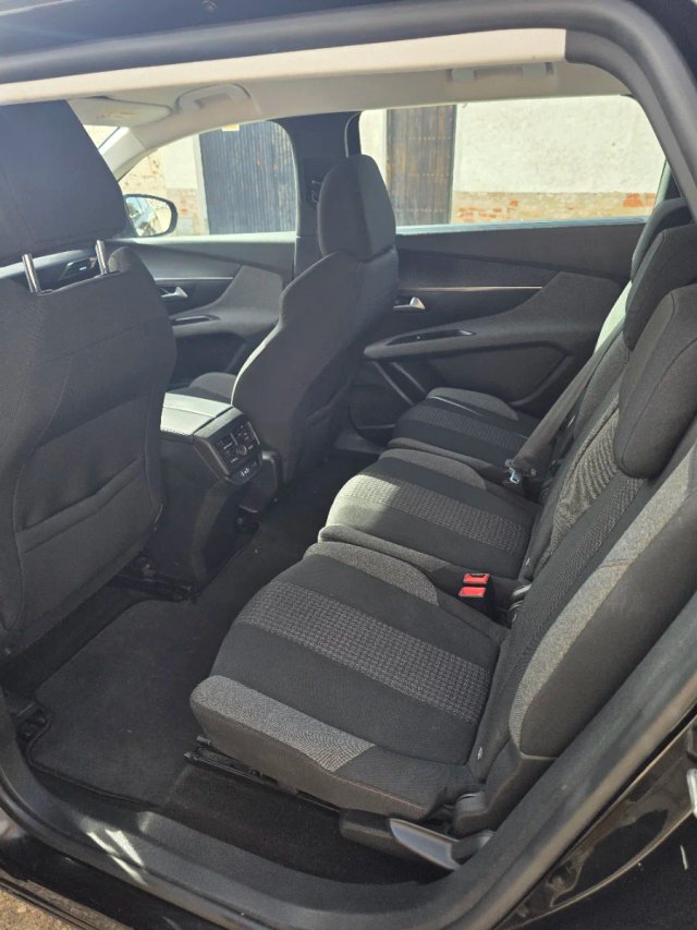 Peugeot 5008 2021