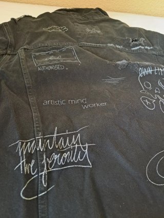 Chaqueta vaquera Zara negra con detalles