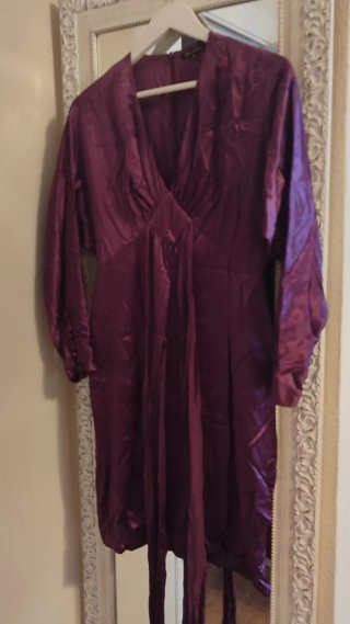Magnífico Vestido Morado Pedro del Hierro