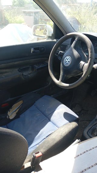 Volkswagen Golf 2000