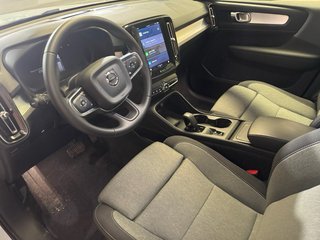 Volvo XC40 2025