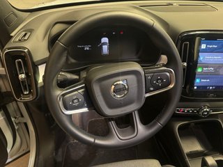 Volvo XC40 2025