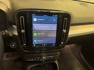 Volvo XC40 2025