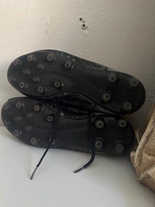 Botas de fútbol Nike negras talla entre 42-44