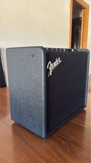 Amplificador Fender Mustang LT25 + Cable Original