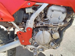 Moto de cross roja