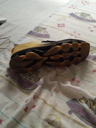 Zapatillas Nike Hombre Negras y Amarillas