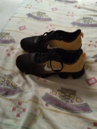 Zapatillas Nike Hombre Negras y Amarillas