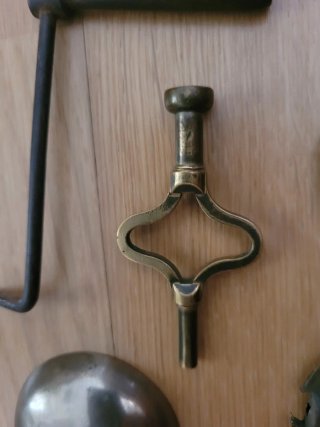 Piezas de reloj antiguas