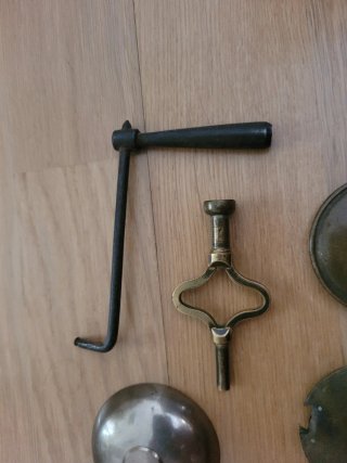 Piezas de reloj antiguas