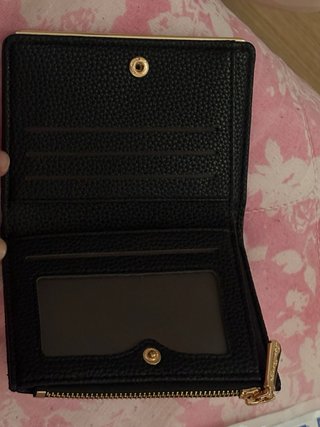 Portafoglio Baellery nero con fiori rosa