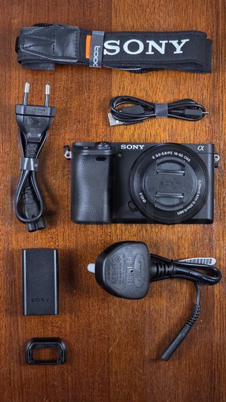 Cámara Sony A6400 + Obj 16-50mm COMO NUEVA