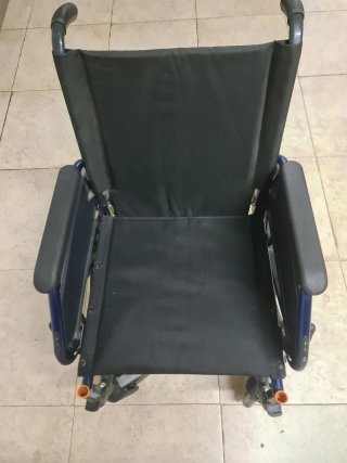 Silla de ruedas sin reposapies