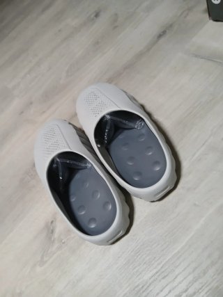 Zapatillas grises ligeras antideslizantes