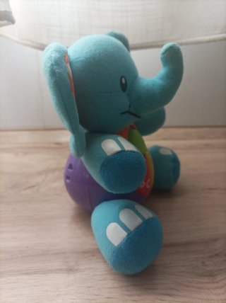 Elefante de peluche interactivo para bebés