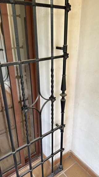 Reja de hierro macizo forjado