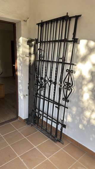 Reja de hierro macizo forjado