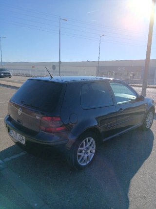 Volkswagen Golf 2003