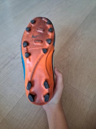 Botas de fútbol Nike Tiempo azul y naranja 31,5