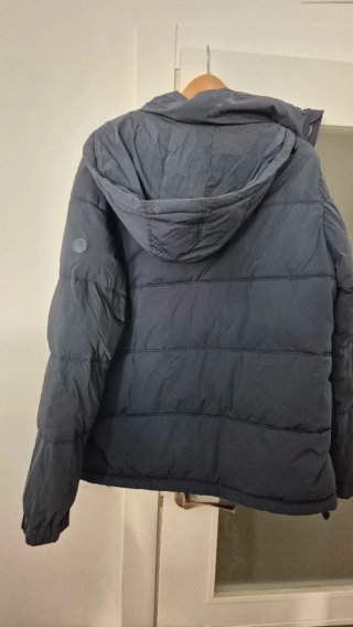 Abrigo Scalpers azul plumas