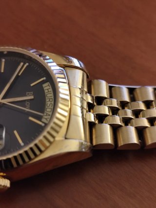 Reloj Bulova Automático Dorado Día Fecha