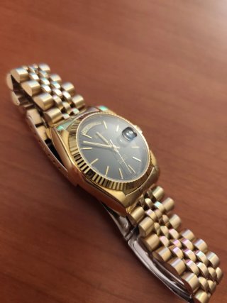 Reloj Bulova Automático Dorado Día Fecha
