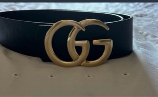 Cinturón Gucci Negro Hebilla Dorada GG