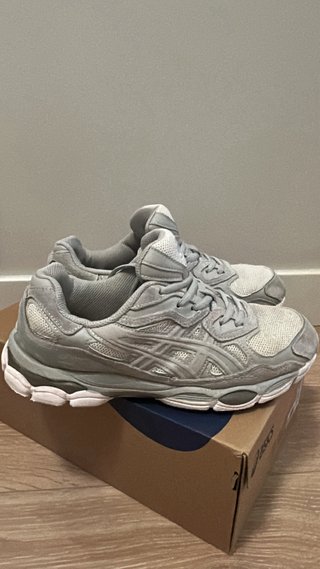 Zapatillas ASICS GEL-NYC Gris/Blanco