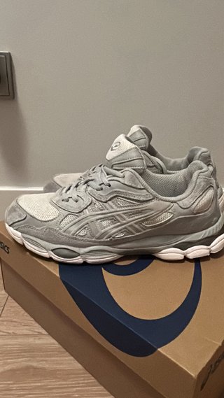 Zapatillas ASICS GEL-NYC Gris/Blanco