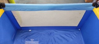 Culla da campeggio blu e gialla