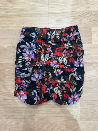 Falda Zara floral volantes talla XS