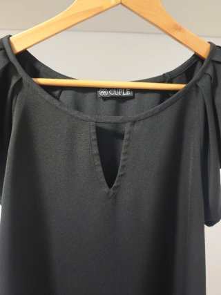 Blusa CUPLE negra con escote