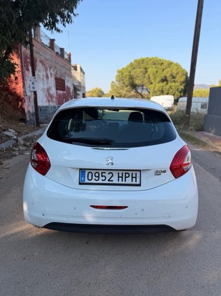 Peugeot 208 2013