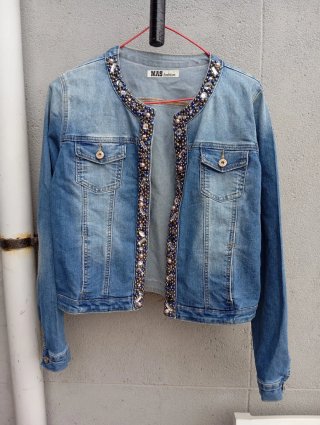 MAS fashion Cazadora Vaquera con Pedrería