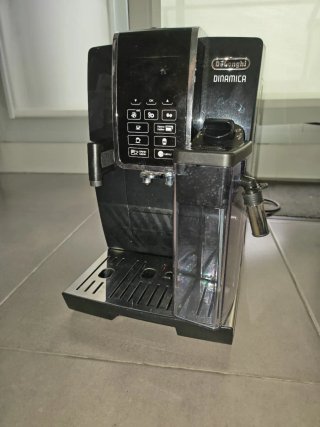 Cafetera super automática Delonghi Dinamica