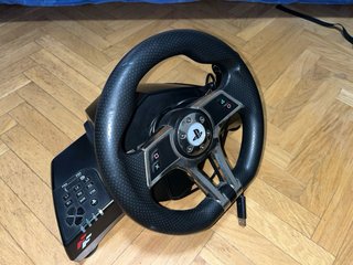 Volante PS4/PS3 con pedales y cambio de marchas –