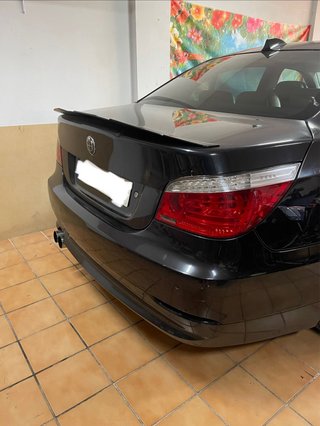 Alerón ajustable coche negro