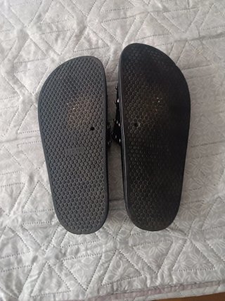 Sandalias negras con tachas plateadas T.38