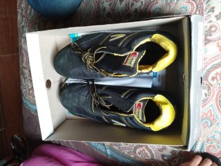 Zapatos COFRA nuevos con caja